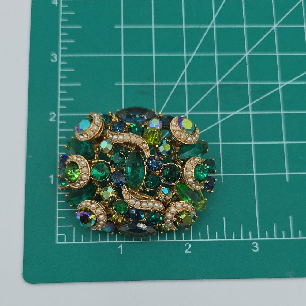 Vintage Green And Blue Rhinestone Brooch With Tiny Faux Pearls - Picture 5 of 7